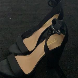 Black Rogue Helium heels